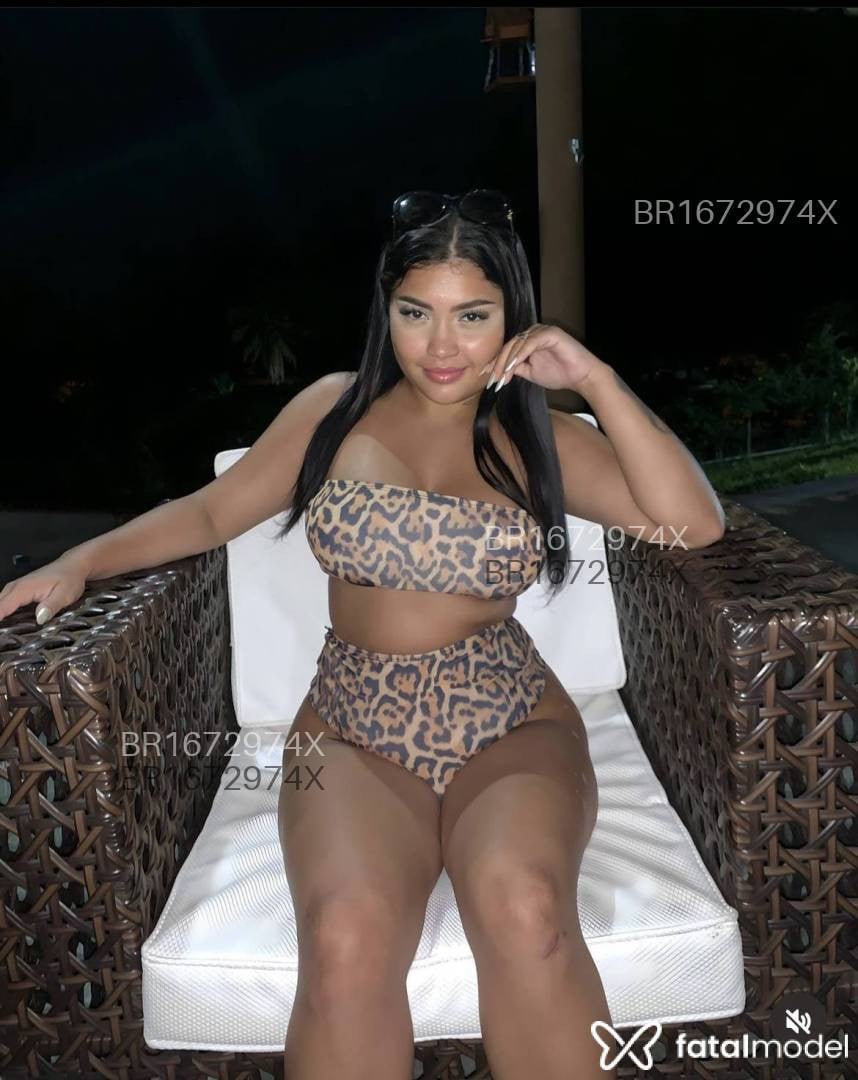 Acompanhante mulher morena (o) de olhos castanhos - Maya