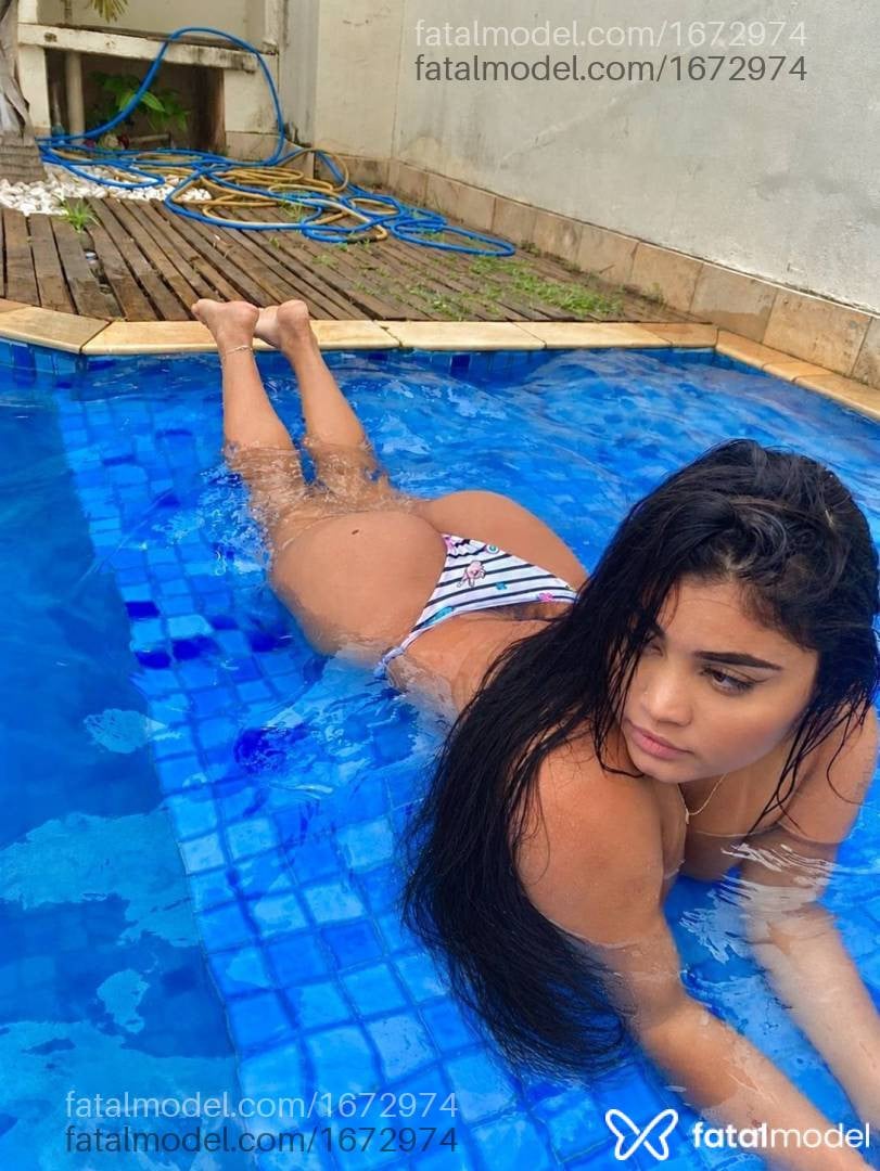 Acompanhante mulher morena (o) de olhos castanhos - Maya