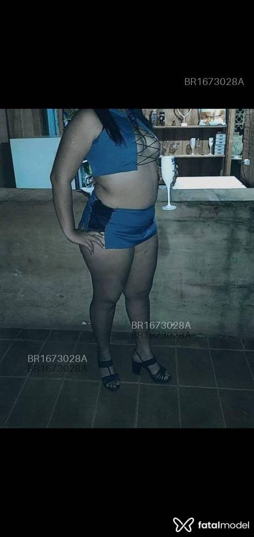 Acompanhante mulher com cabelo castanho de olhos pretos em Ariquemes - Rafaella
