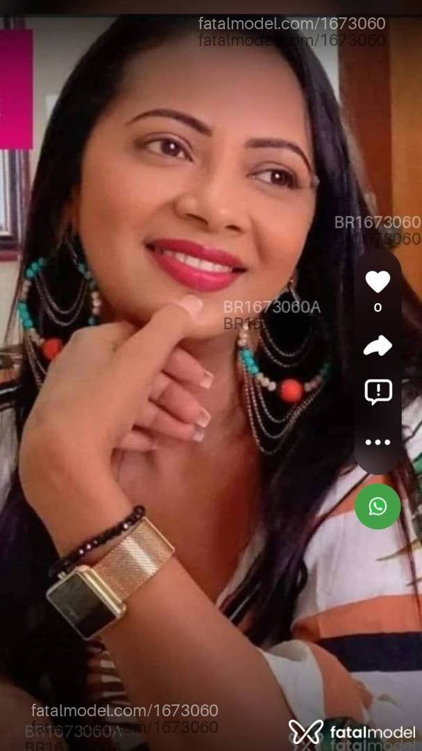 Acompanhante mulher morena (o) de olhos castanhos - Yara Costa