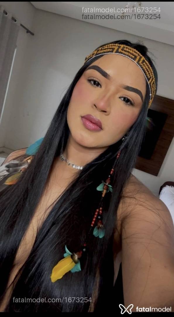 Acompanhante mulher morena (o) de olhos pretos - Rebeca