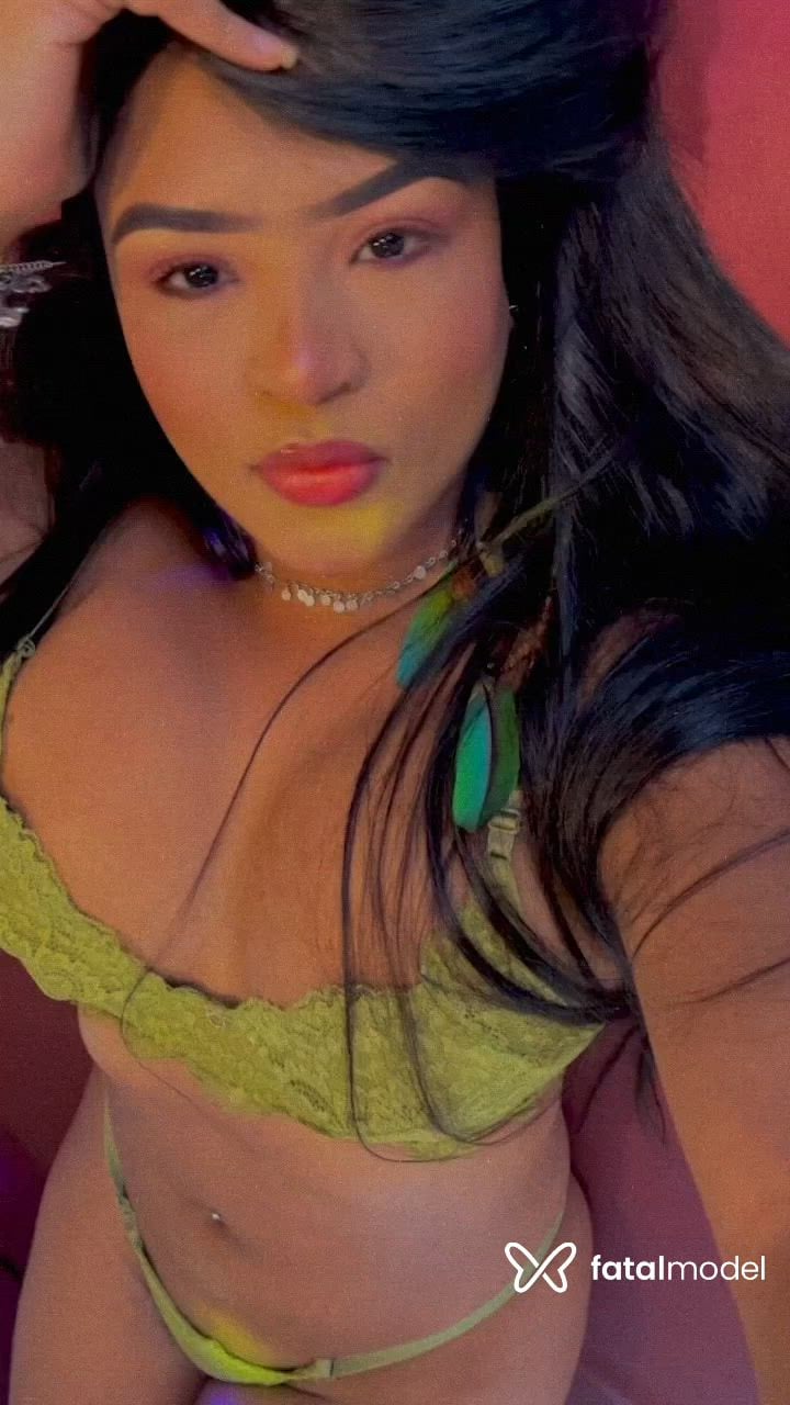 Acompanhante mulher morena (o) de olhos pretos - Rebeca
