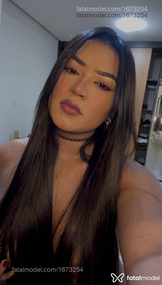 Acompanhante mulher morena (o) de olhos pretos - Rebeca