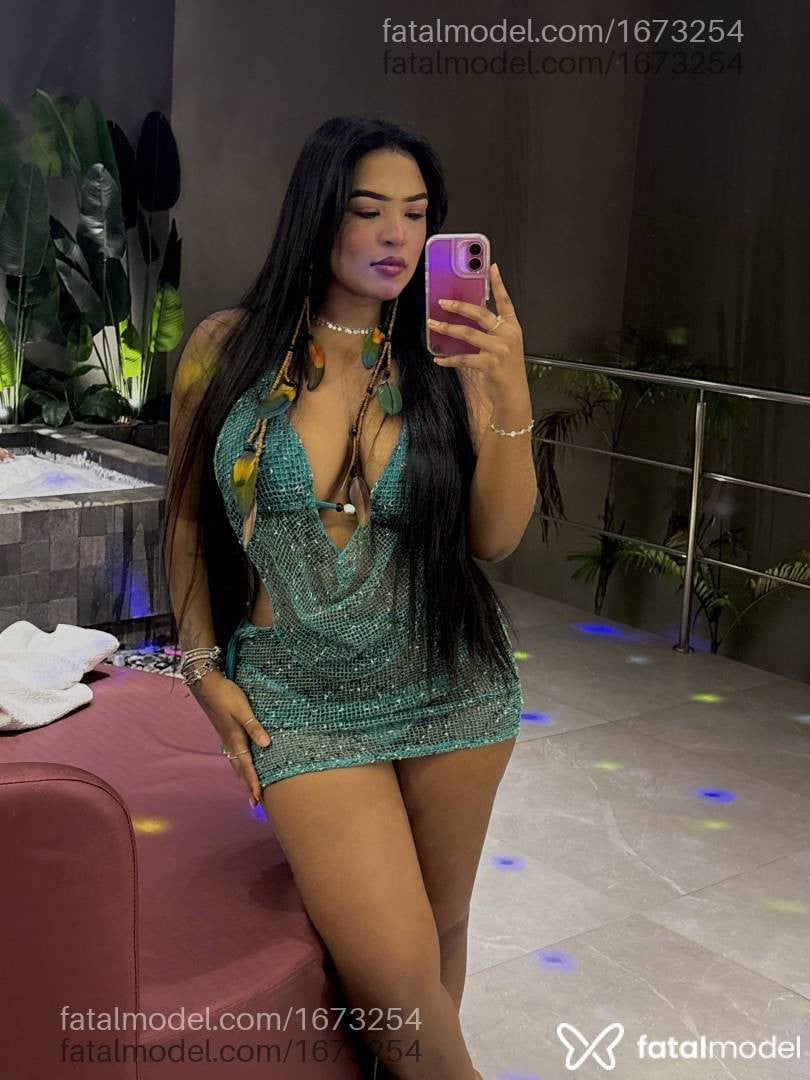 Acompanhante mulher morena (o) de olhos pretos - Rebeca