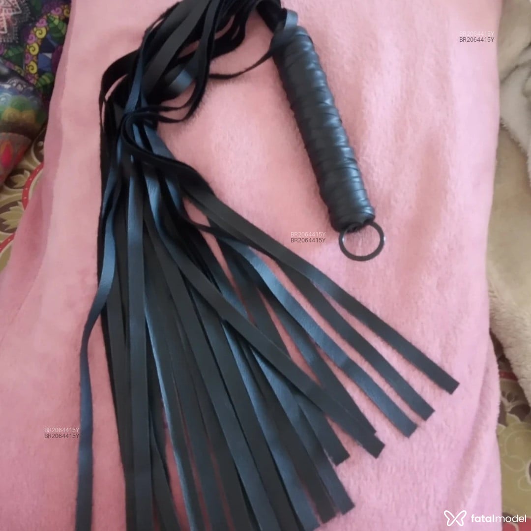 Acompanhante mulher com cabelo castanho de olhos verdes - Shanty Lee
