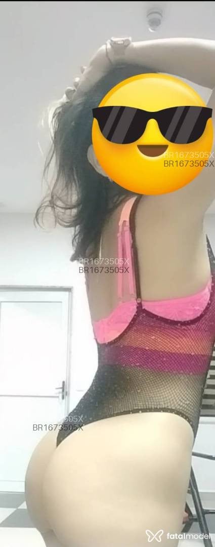Acompanhante mulher com cabelo castanho de olhos castanhos em Foz do Iguaçu Acompanhante mulher com cabelo castanho de olhos castanhos em Foz do Iguaçu - Vitória
