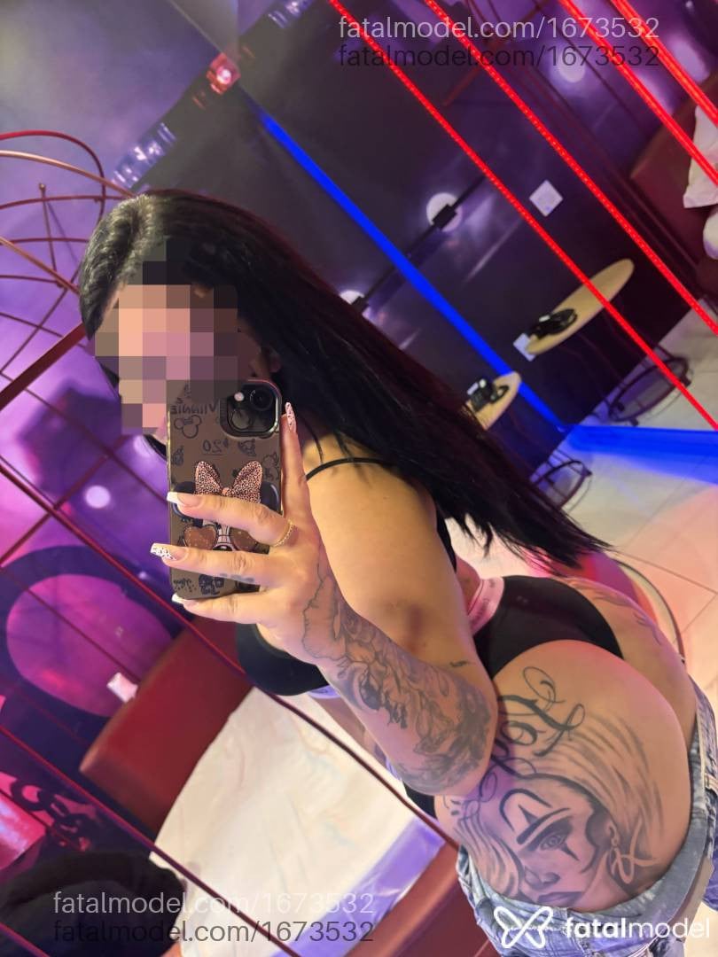 Acompanhante mulher morena (o) de olhos mel - Emily Martini