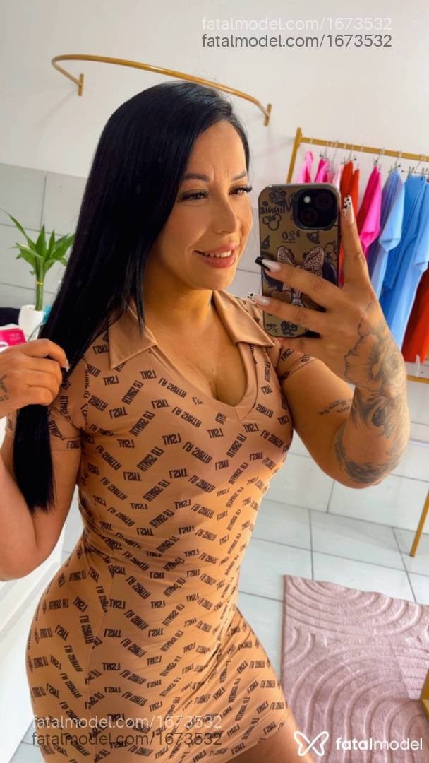 Acompanhante mulher morena (o) de olhos mel - Emily Martini