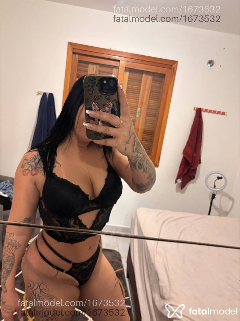 Acompanhante mulher morena (o) de olhos mel - Emily Martini
