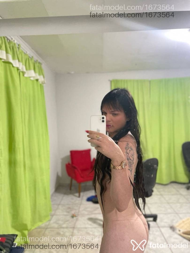 Acompanhante mulher trans loira (o) de olhos castanhos em Maringá - Lívia