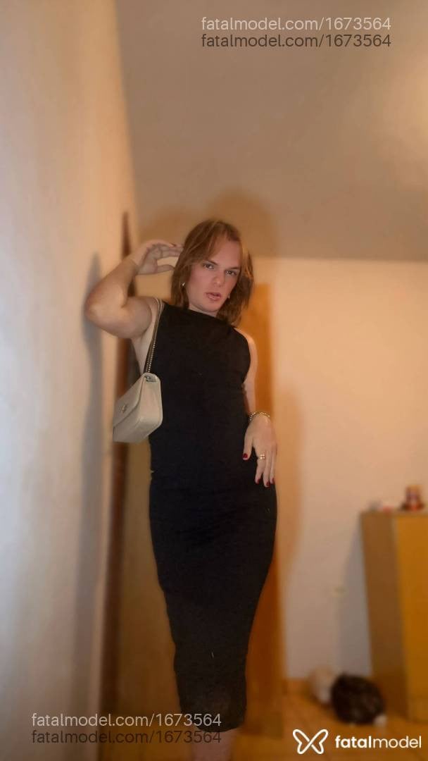 Acompanhante mulher trans loira (o) de olhos castanhos em Maringá - Lívia