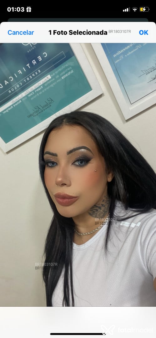 Acompanhante mulher morena (o) de olhos pretos em Virtual Acompanhante mulher morena (o) de olhos pretos em Virtual - Mel