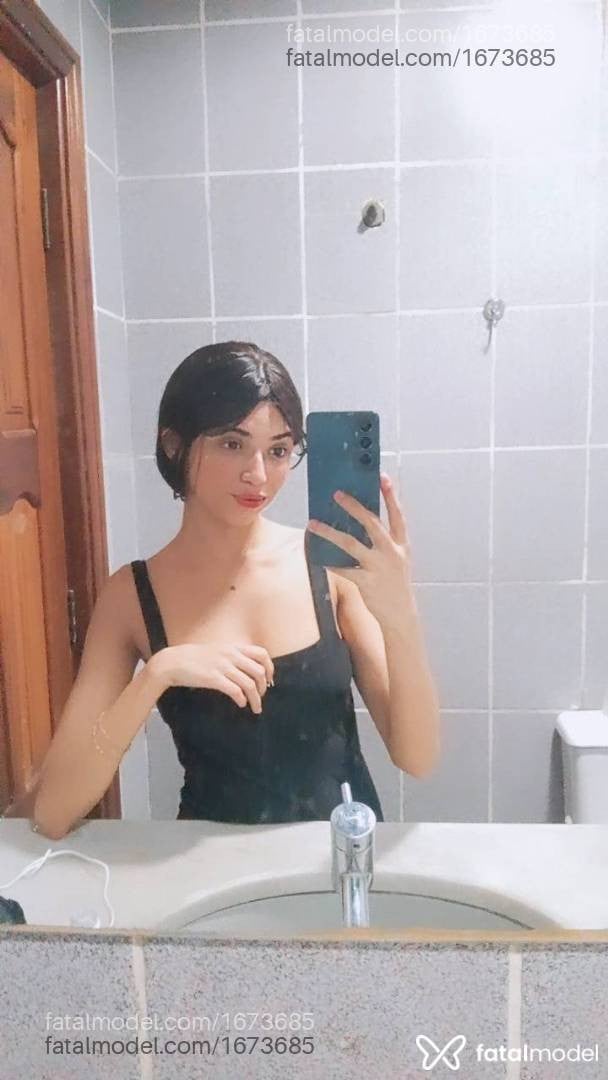 Acompanhante mulher morena (o) de olhos pretos - Angel