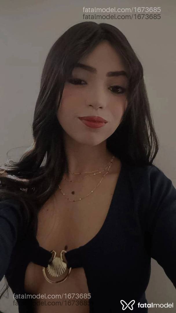 Acompanhante mulher morena (o) de olhos pretos - Angel