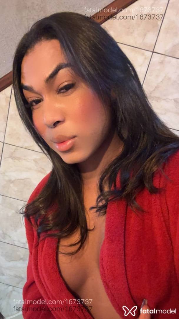 Acompanhante mulher trans com cabelo castanho de olhos castanhos em Ilhéus - Sofia Surfistinhaa