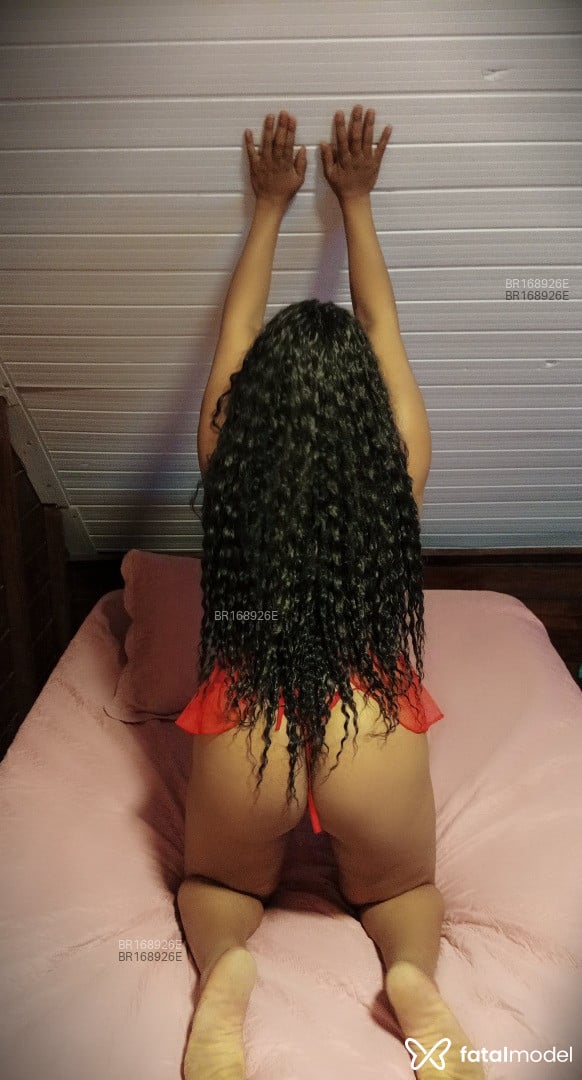 Acompanhante mulher morena (o) de olhos mel em Florianópolis Acompanhante mulher morena (o) de olhos mel em Florianópolis - PAOLA Braga
