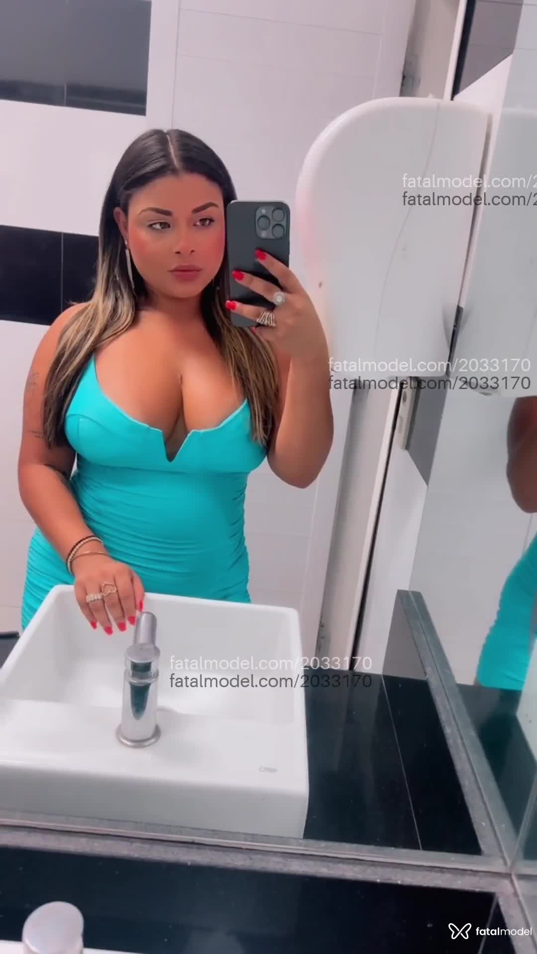Acompanhante mulher loira (o) de olhos castanhos em São José dos Campos Acompanhante mulher loira (o) de olhos castanhos em São José dos Campos - Renata