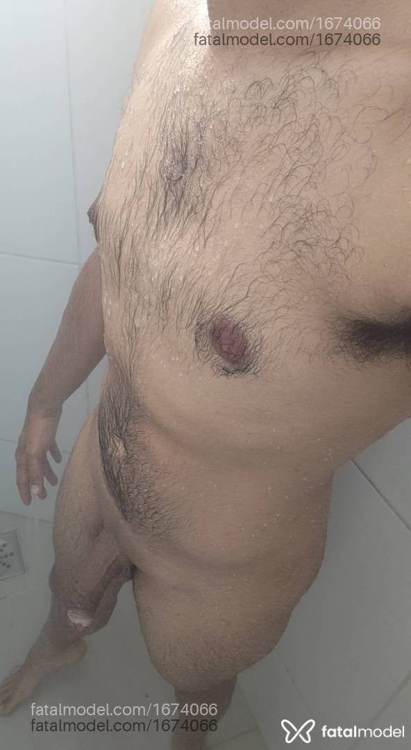 Acompanhante homem morena (o) de olhos pretos - Leonardo