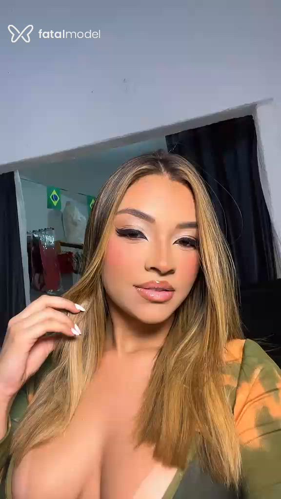 Acompanhante mulher com cabelo castanho de olhos castanhos em Patos Acompanhante mulher com cabelo castanho de olhos castanhos em Patos - Nicolle Santos