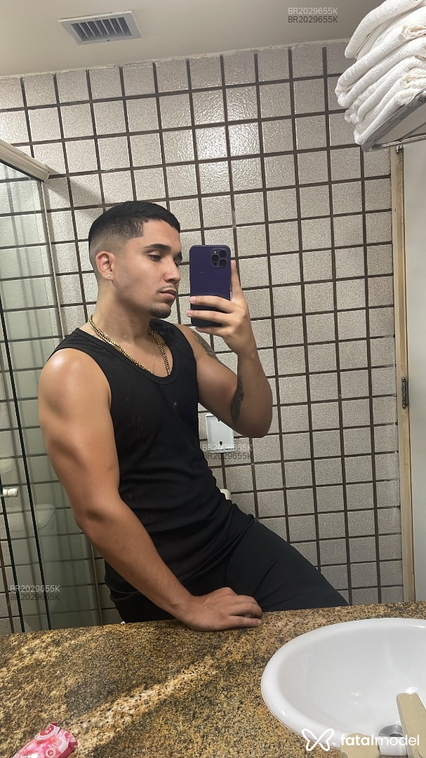 Acompanhante homem morena (o) de olhos castanhos em São Paulo - Cariocaraiz