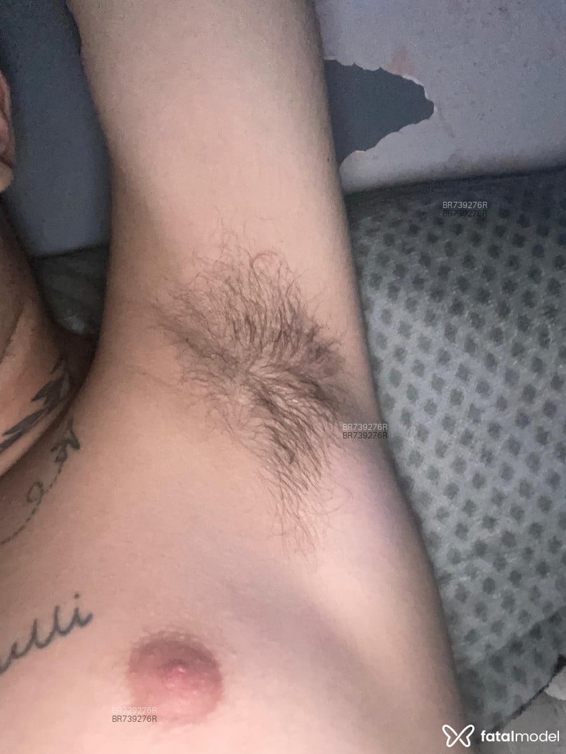 Acompanhante homem com cabelo castanho de olhos castanhos em Santa Maria - NovinhoTatuado