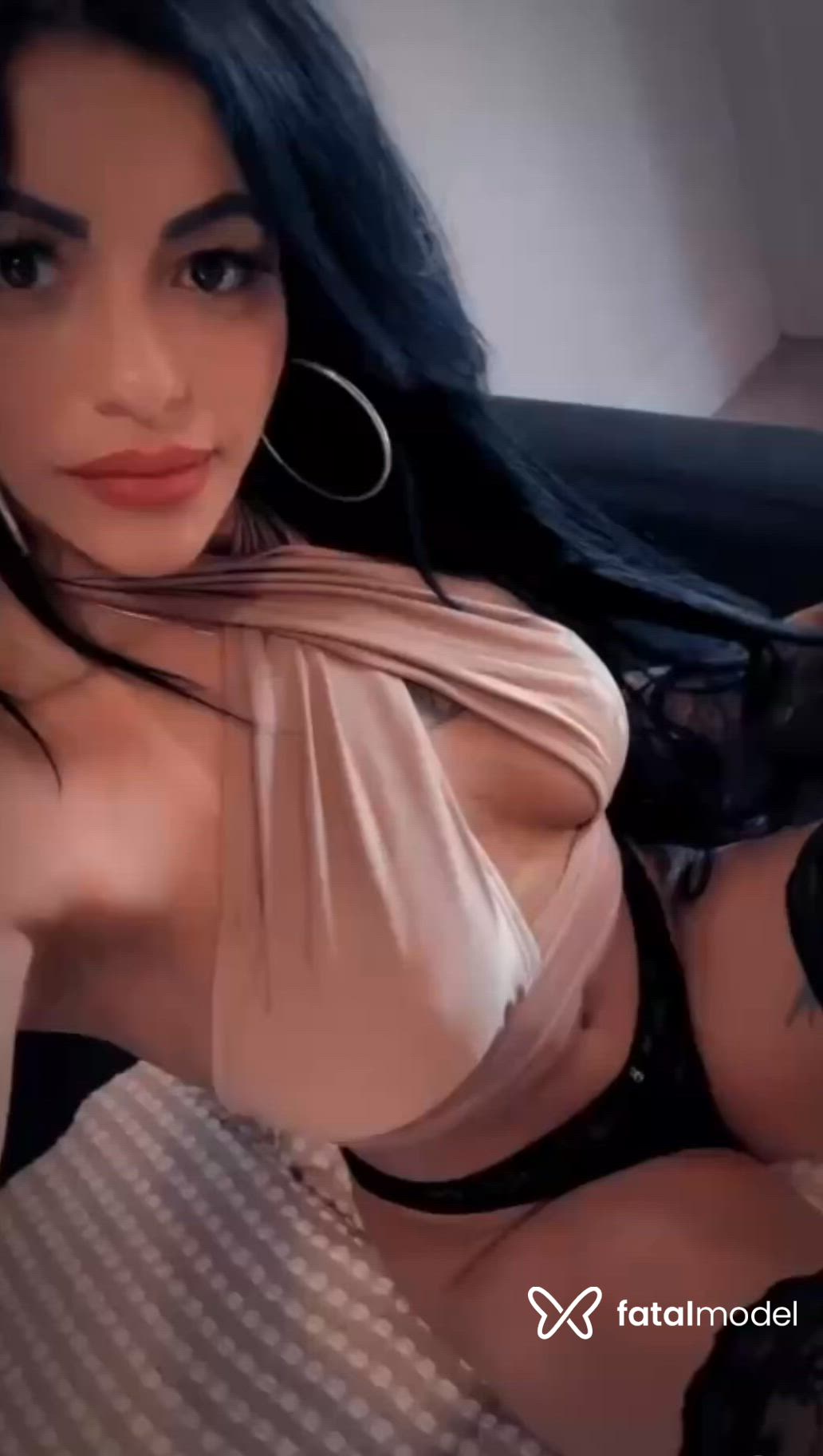 Acompanhante mulher morena (o) de olhos castanhos - Ayla Matins