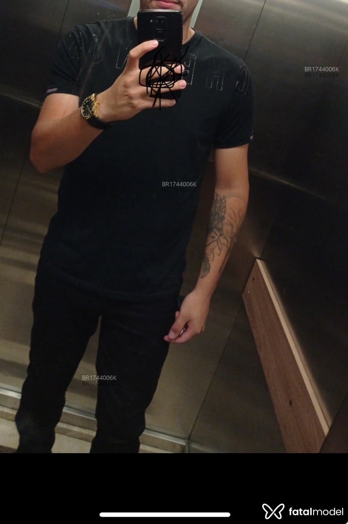 Acompanhante homem com cabelo castanho de olhos castanhos - Thiago
