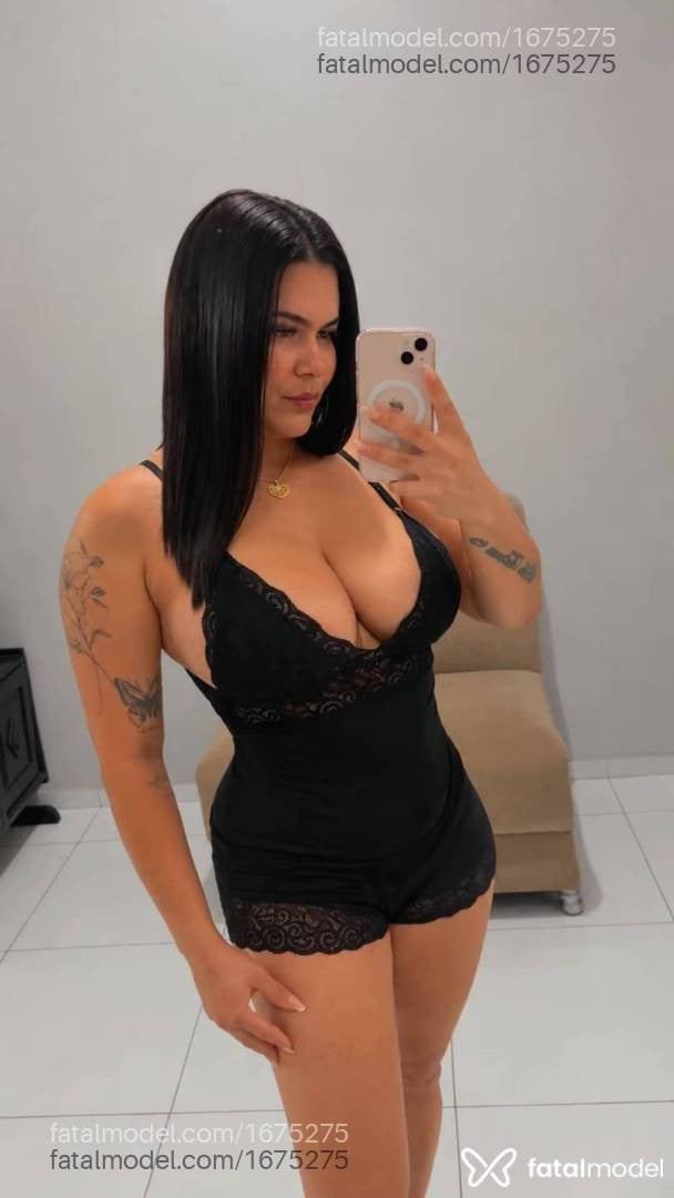 Acompanhante mulher morena (o) de olhos pretos - Tayla