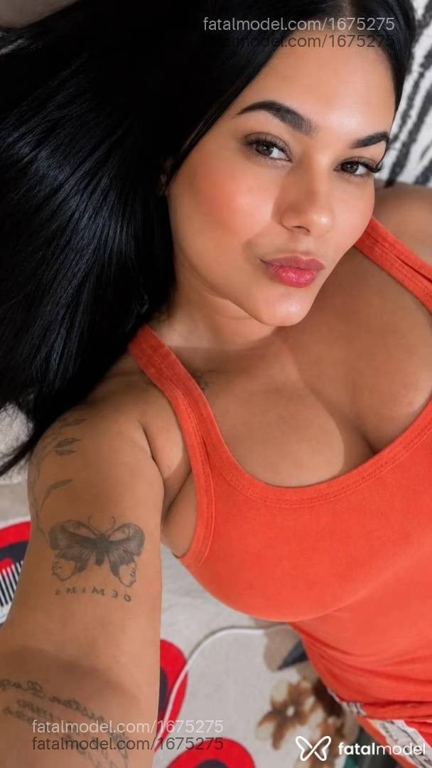 Acompanhante mulher morena (o) de olhos pretos - Tayla