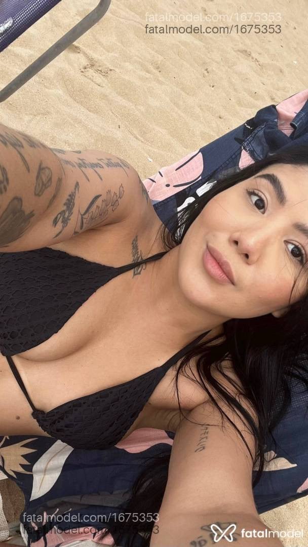 Acompanhante mulher morena (o) de olhos pretos - Yumi Maschio