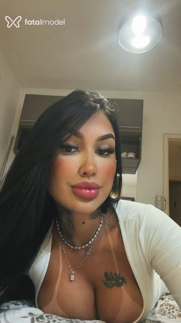 Acompanhante mulher morena (o) de olhos castanhos - Jade Acompanhante mulher morena (o) de olhos castanhos - Jade