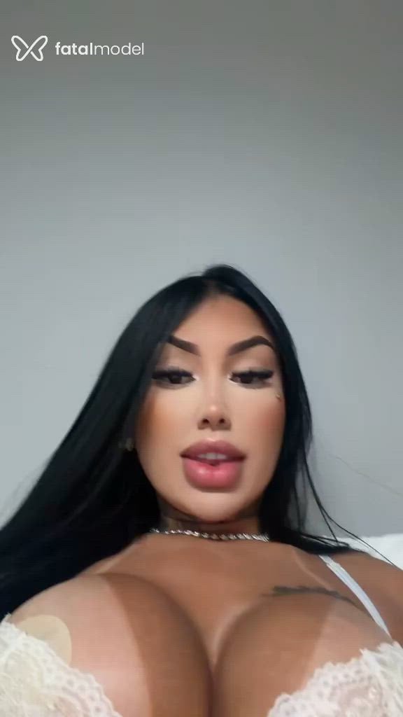 Acompanhante mulher morena (o) de olhos castanhos - Jade Acompanhante mulher morena (o) de olhos castanhos - Jade