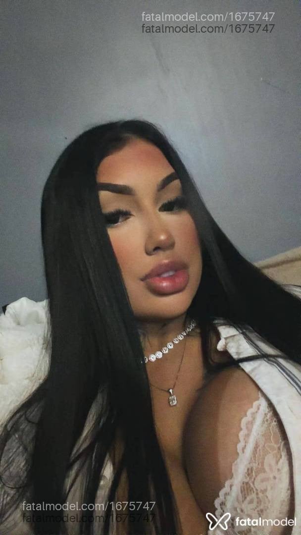 Acompanhante mulher morena (o) de olhos castanhos - Jade