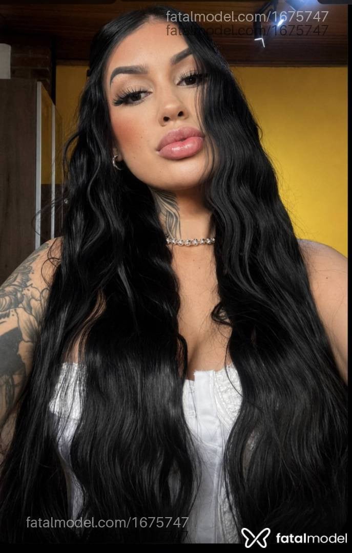 Acompanhante mulher morena (o) de olhos castanhos - Jade
