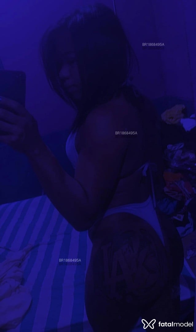 Acompanhante mulher trans morena (o) de olhos castanhos em Canarana - Mullata