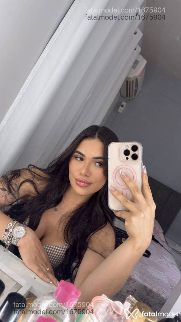 Acompanhante mulher morena (o) de olhos pretos em Criciúma - Alice Duarte