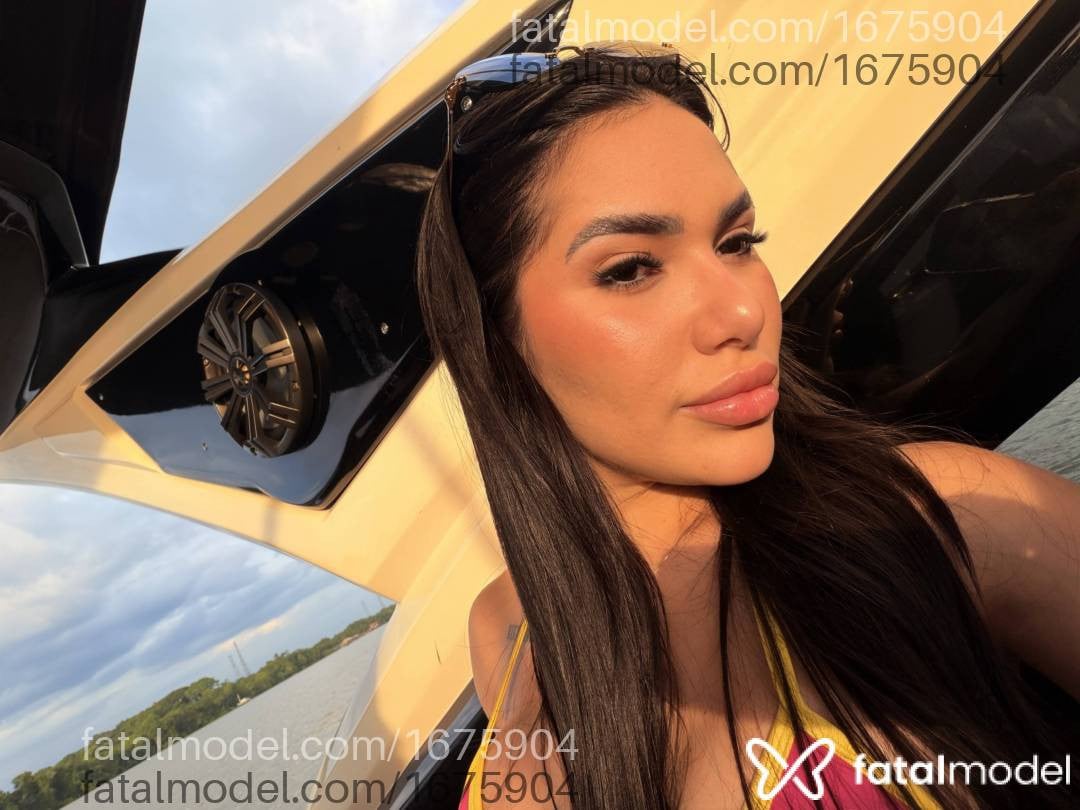Acompanhante mulher morena (o) de olhos pretos - Alice Duarte