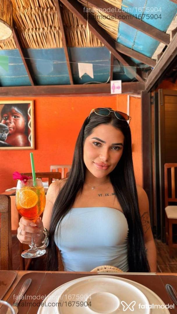 Acompanhante mulher morena (o) de olhos pretos - Alice Duarte