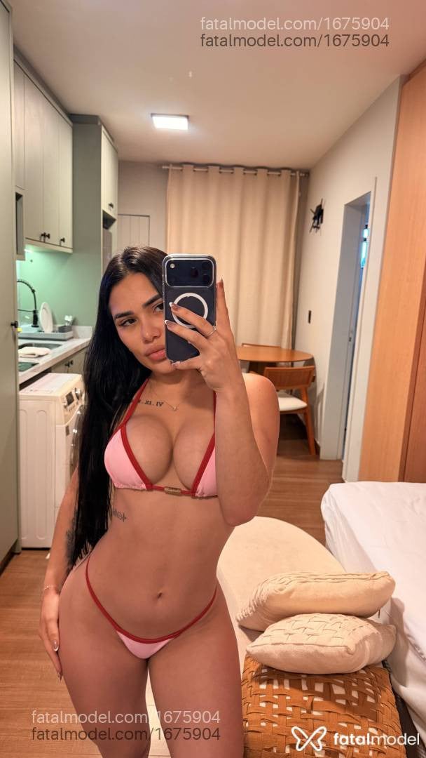 Acompanhante mulher morena (o) de olhos pretos - Alice Duarte