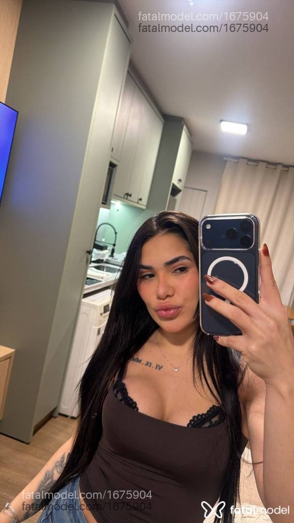 Acompanhante mulher morena (o) de olhos pretos - Alice Duarte