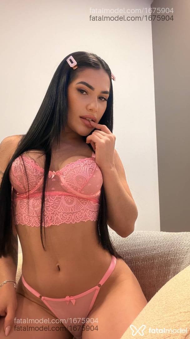 Acompanhante mulher morena (o) de olhos pretos - Alice Duarte