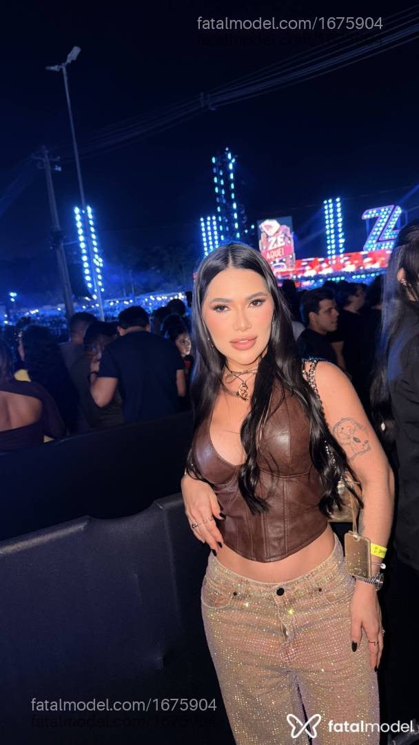 Acompanhante mulher morena (o) de olhos pretos - Alice Duarte