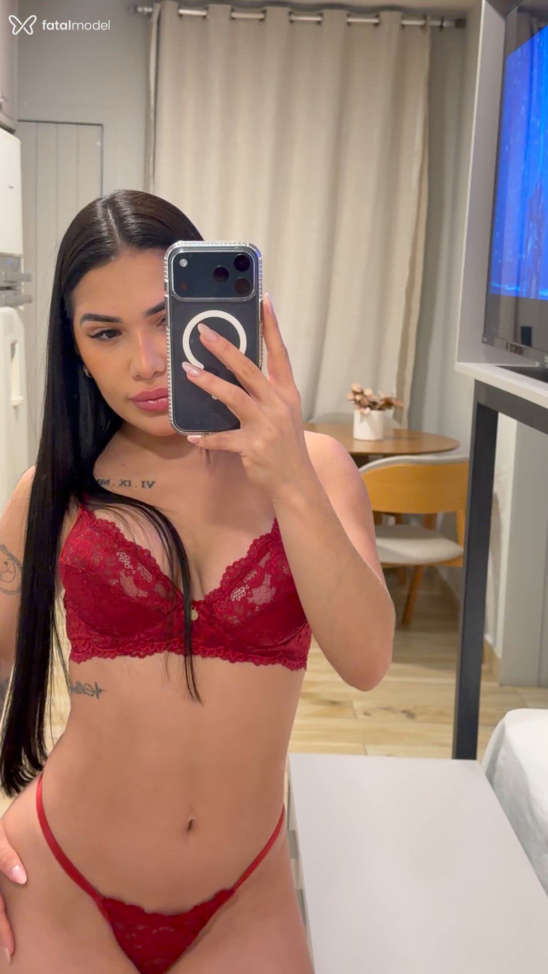 Acompanhante mulher morena (o) de olhos pretos - Alice Duarte