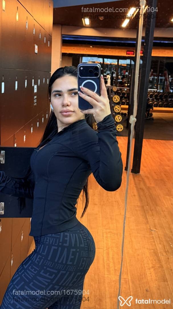 Acompanhante mulher morena (o) de olhos pretos - Alice Duarte