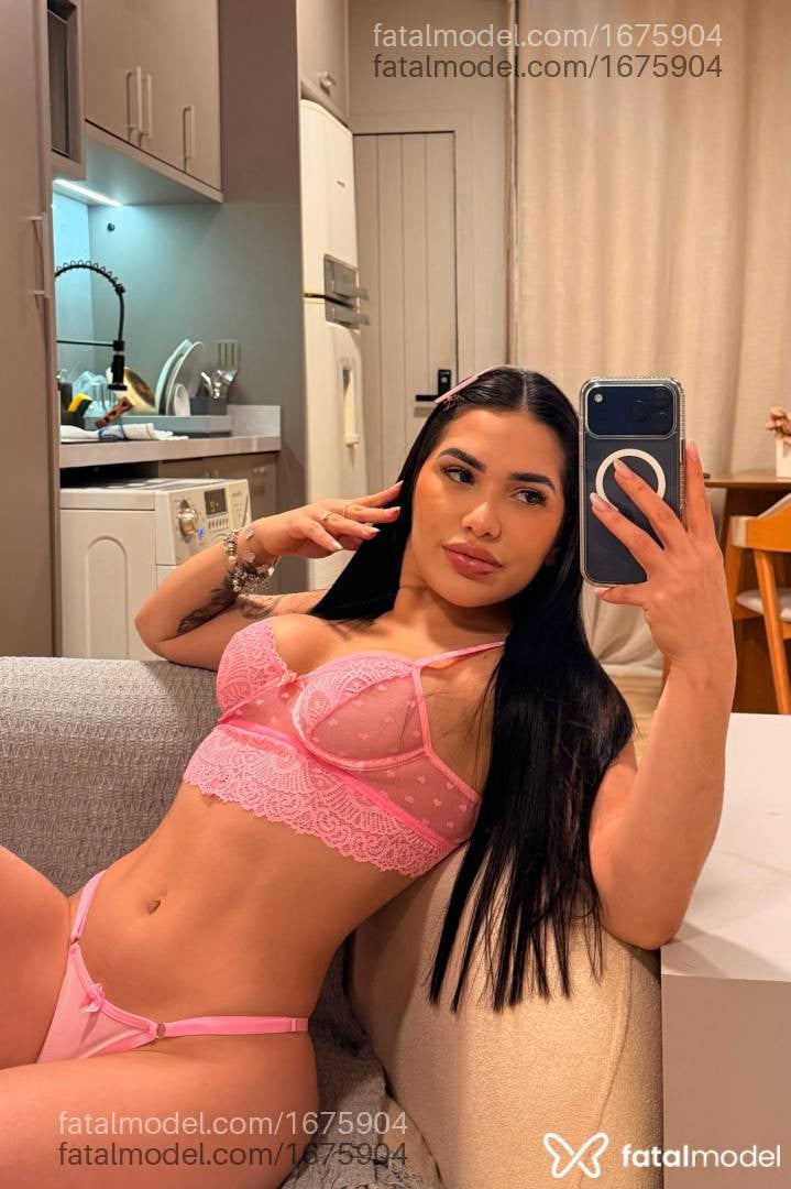 Acompanhante mulher morena (o) de olhos pretos - Alice Duarte