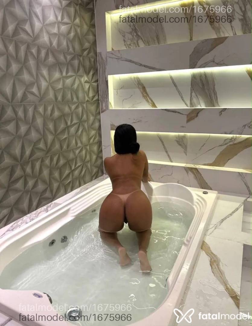 Acompanhante mulher morena (o) de olhos castanhos - Thaissa Cabral