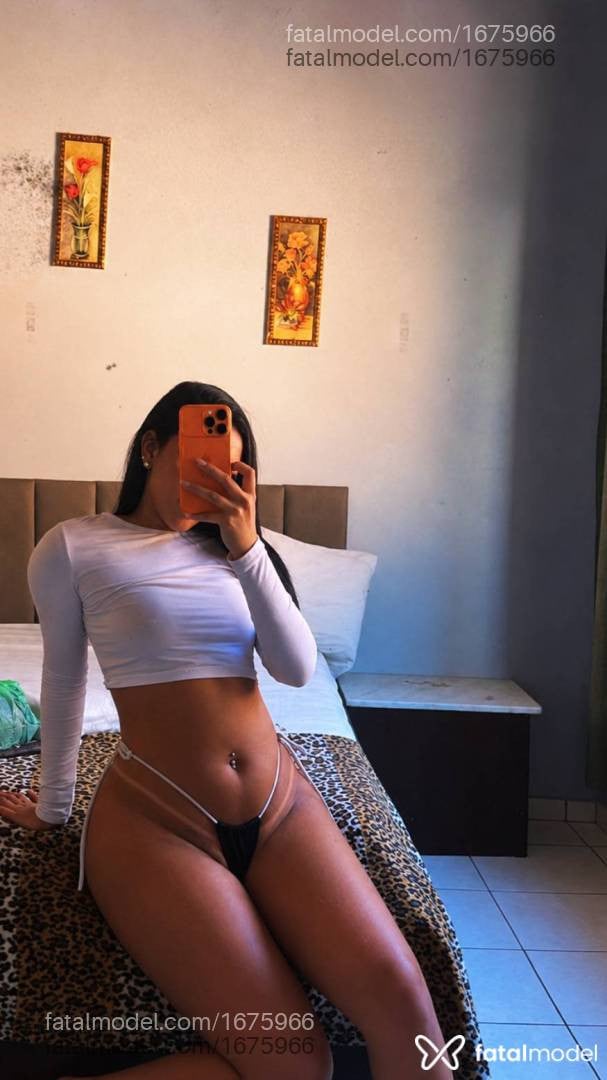 Acompanhante mulher morena (o) de olhos castanhos - Thaissa Cabral