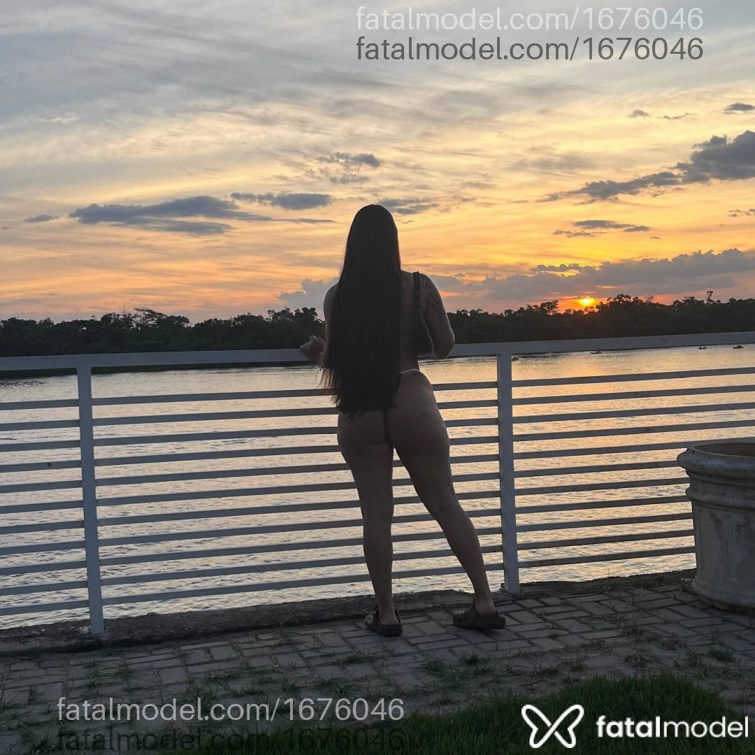 Acompanhante mulher com cabelo castanho de olhos mel - Dandara