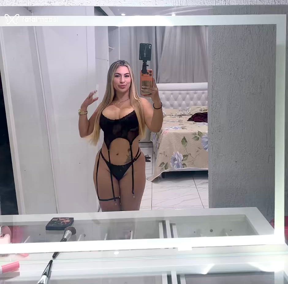 Acompanhante mulher morena (o) de olhos castanhos - Larissa