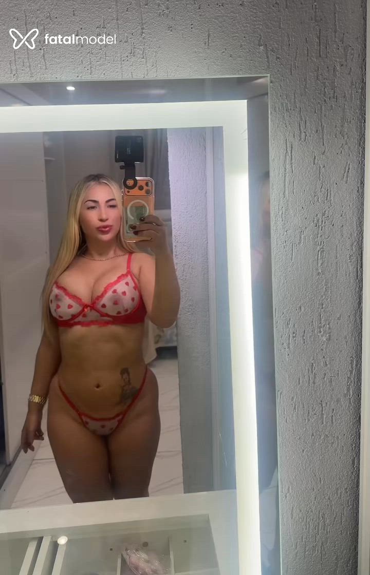 Acompanhante mulher morena (o) de olhos castanhos - Larissa